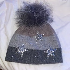Star hat with removable angora hair pom